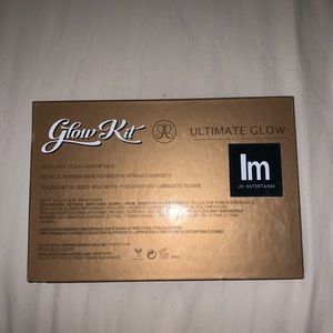 Anastasia Beverly Hills Makeup - ABH Holiday Glowkit Highlighter Palette Anastasia Beverly Hills Makeup - ABH Holiday Glowkit Highlighter Palette